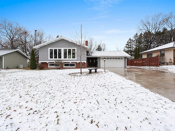 2nd image of 408 Simonet St