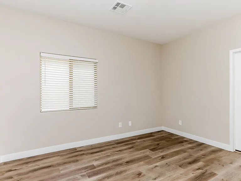 9623 Vega Carpio Ave — Photo 12