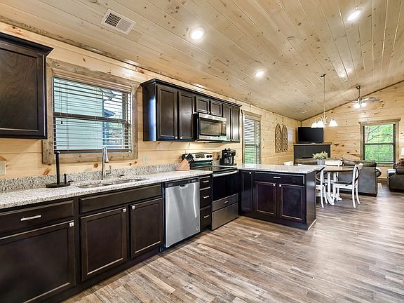 4th image of 2113 Eagle Feather Dr