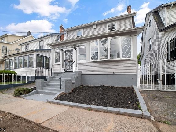 2nd image of 196-198 Isabella Ave