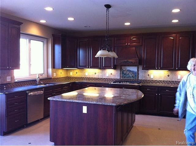 1st image of 24179 Broadmoor Park Blvd