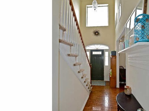 4th image of 810 Bauman Cir