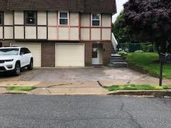 15117 Kovats Dr, Philadelphia, PA 19116