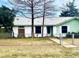 1116 E Navarro Ave, Mart, TX 76664