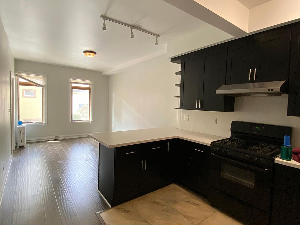 1st image of 1200 Clay St #12