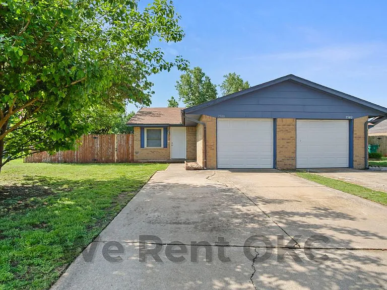 7500 NW 113th Pl — Photo 4