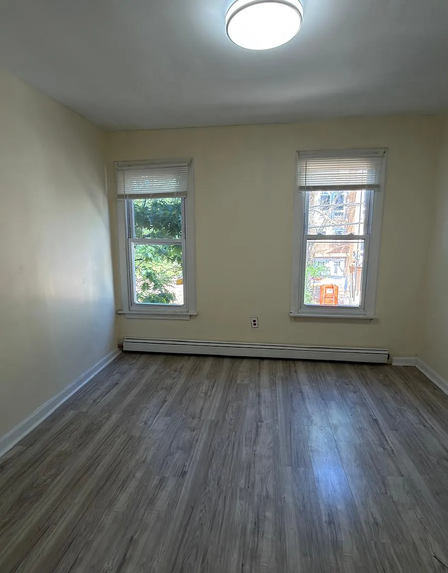 4 bed, 1638 sqft, $3,012 — Photo 4