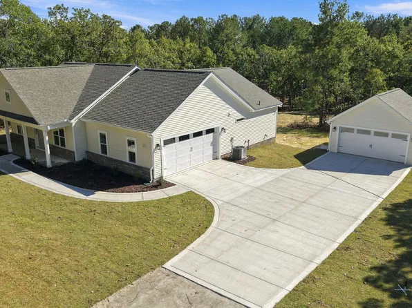2131 Carthage Road, West End, NC 27376