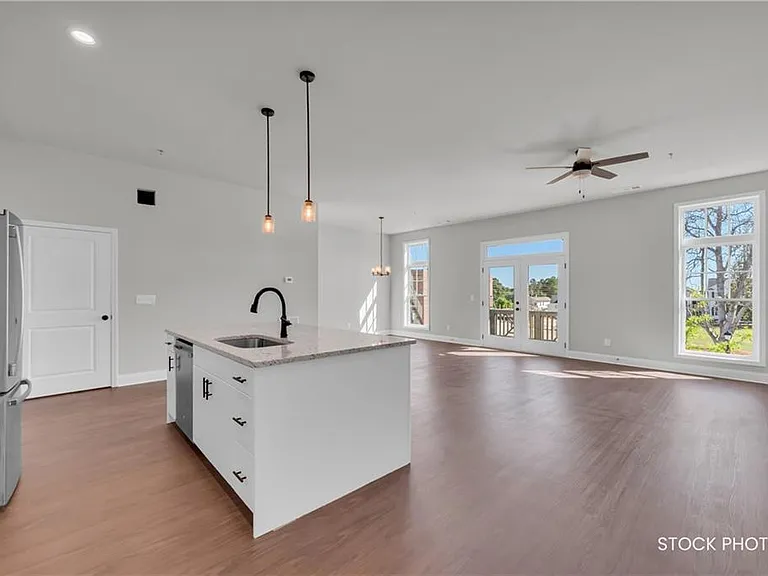 1038 Homestead Way St — Photo 7