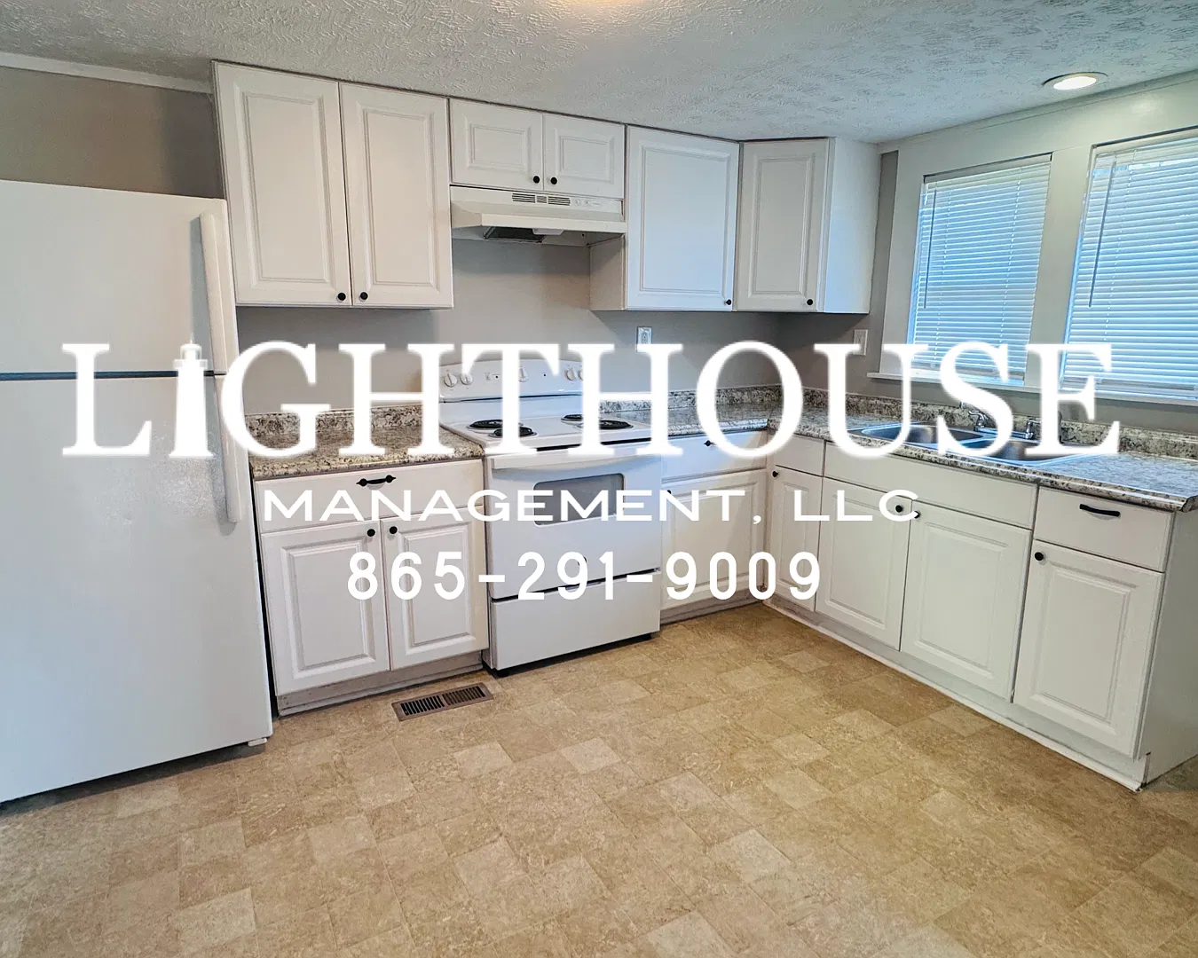2802 Greenway Drive — Photo 3