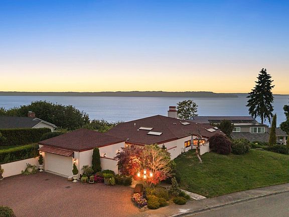 3rd image of 812 S Marine Hills Way