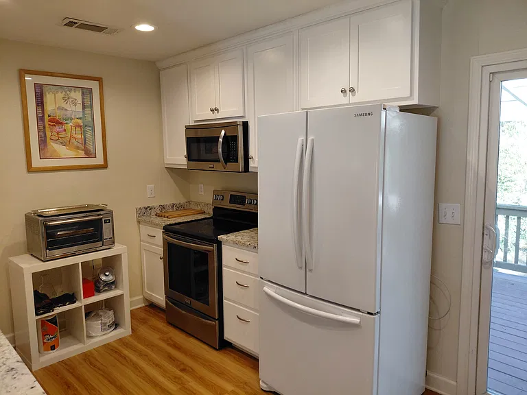 357 S School St — Photo 15