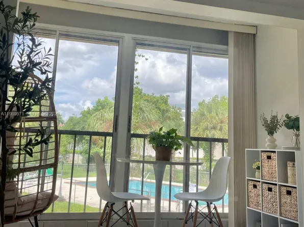 9405 W Flagler St, Miami, FL