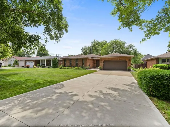 1142 Reaume Rd, Lasalle, ON N9J 1C1