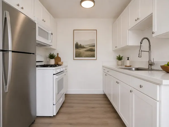 8512 Balboa Blvd #11, Northridge, CA 91325