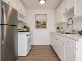 8512 Balboa Blvd, Northridge, CA
