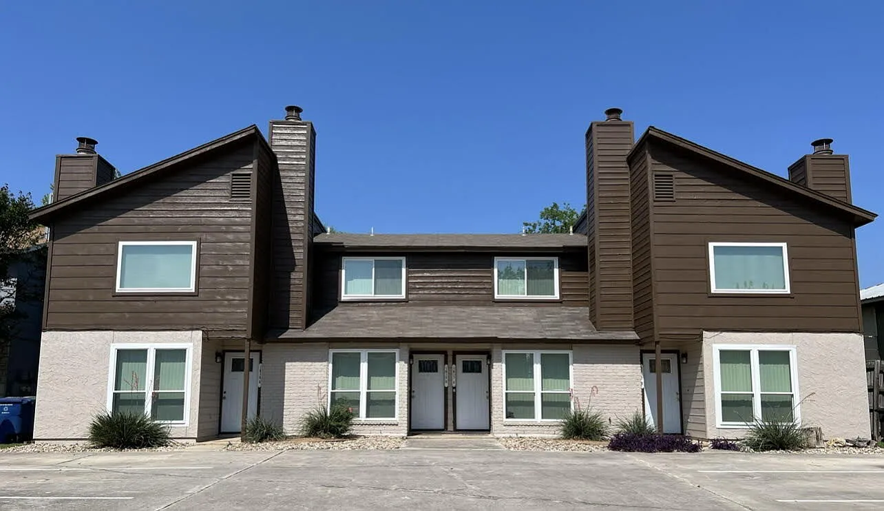 2 bed, 1.0 bath, $1,440 — Photo 2