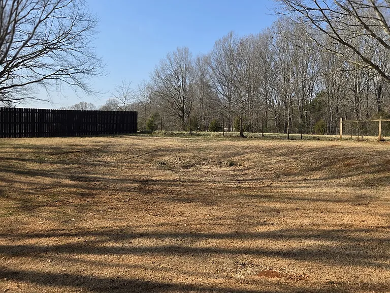 435 Free Stone Ave — Photo 6