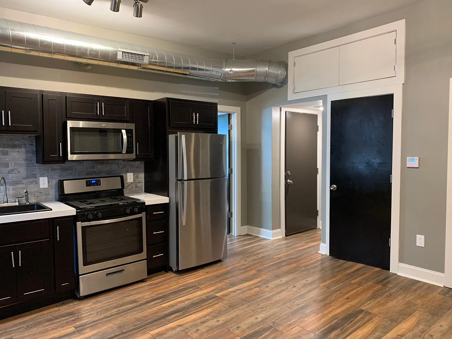 3 bed, $2,495 — Photo 2