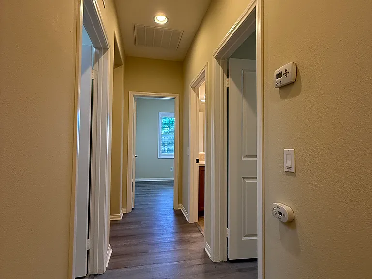 Eucalyptus Ave — Photo 16