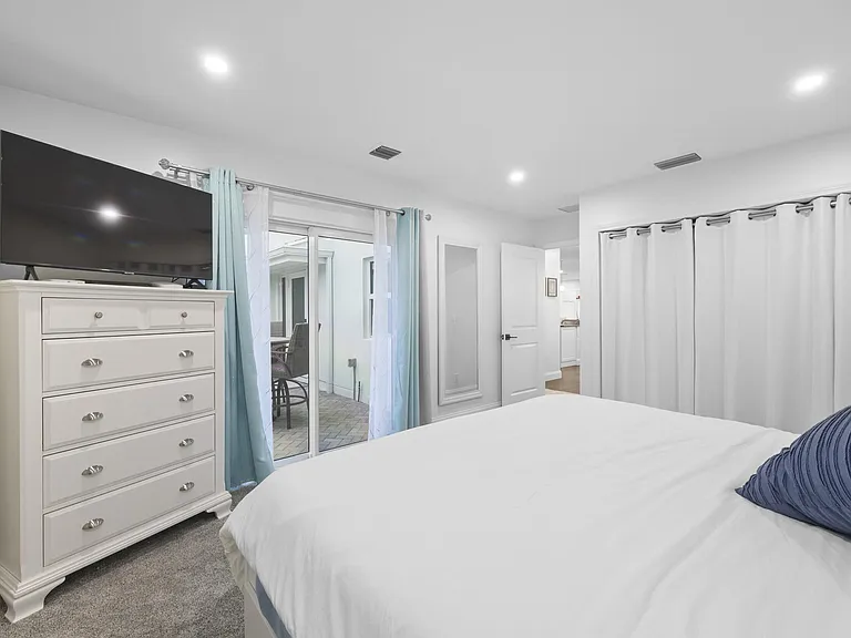 17235 Bay St — Photo 27