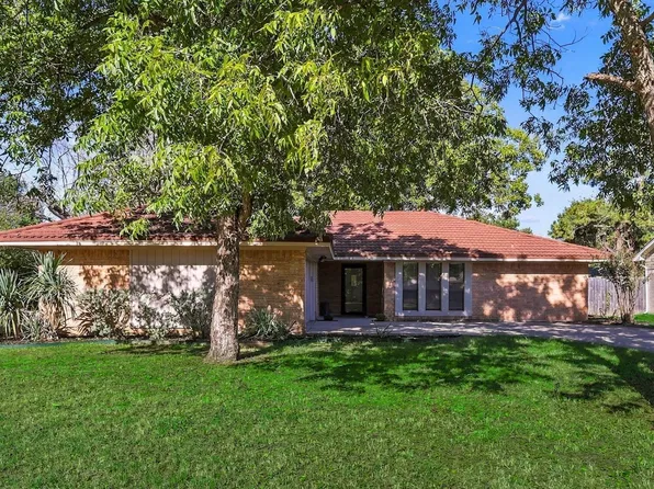 107 Creek Courts Dr, Trophy Club, TX 76262