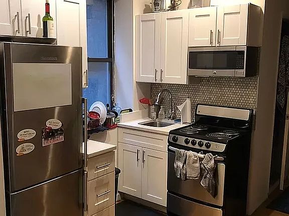 5th image of 152 8th Ave APT 4S