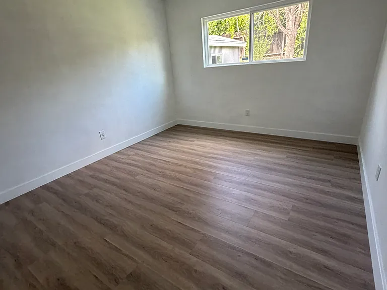 1315 Ameluxen Ave — Photo 13