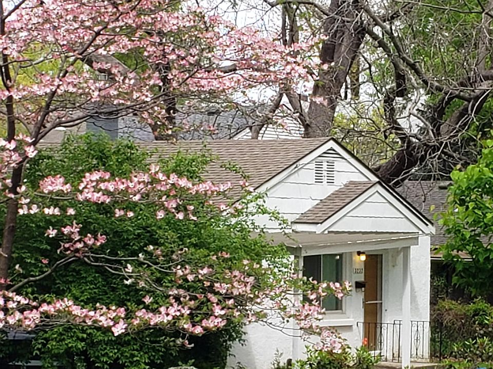 1st image of 3232 Belleview Pl