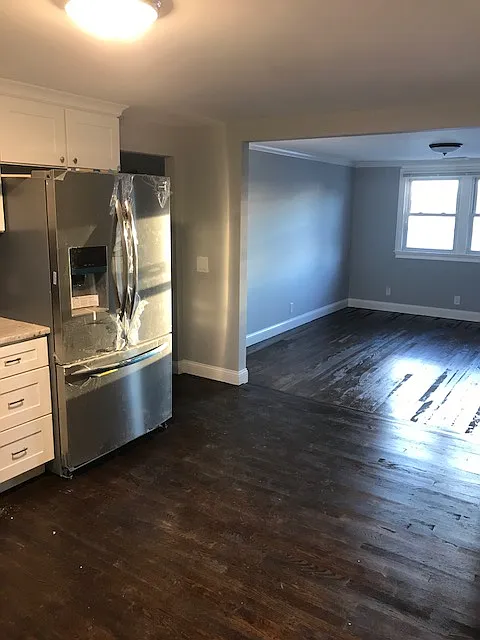 3 bed, 1200 sqft, $3,300 — Photo 3