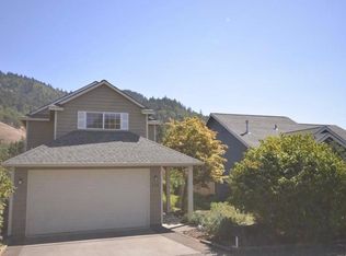 835 NE Stauch Ave, White Salmon, WA 98672