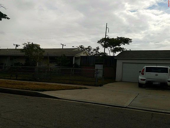 4th image of 10300 Redfern Ave