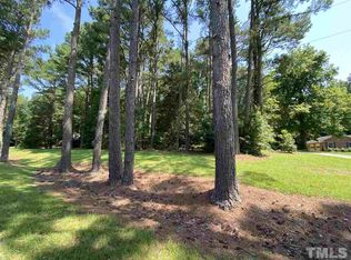 617 Edgewater Dr, Garner, NC 27529