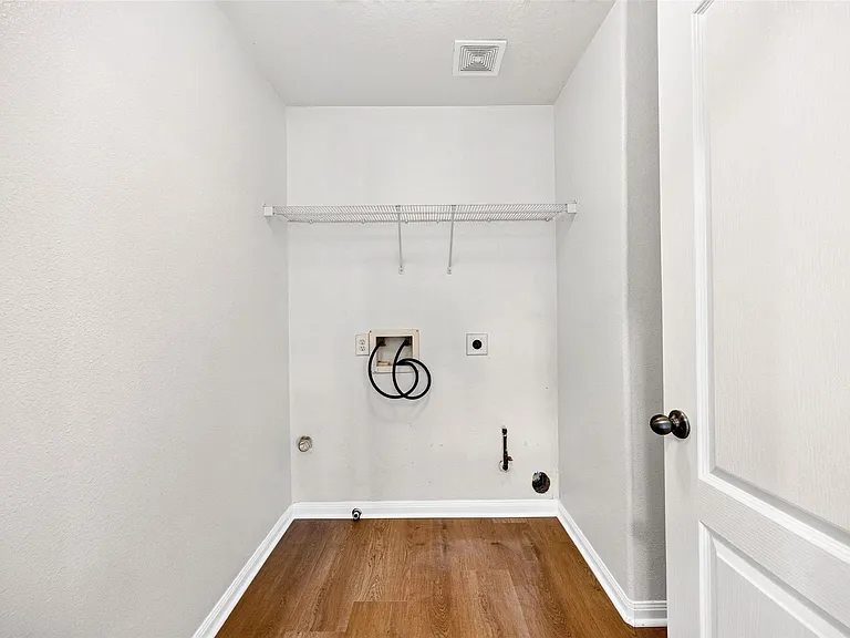 19246 Hopeview Ct — Photo 31
