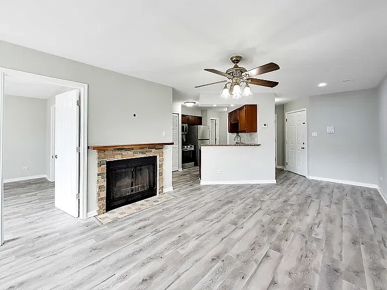 2 bed, 1200 sqft, $1,950 — Photo 2
