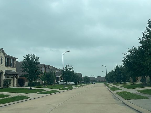 4th image of 5239 Royal Sunset Ct