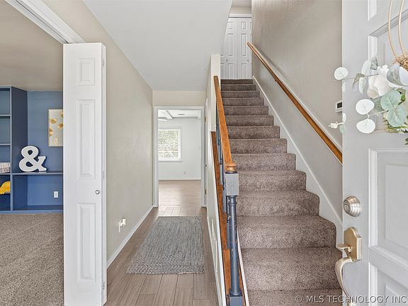 3rd image of 5115 Parsons Dr