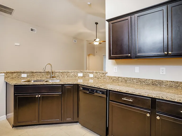 3340 Ridgeview Dr — Photo 8