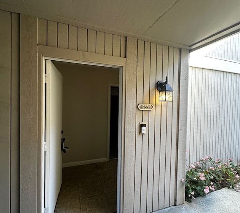 1st image of 1253 Seacliff Ct Unit 2