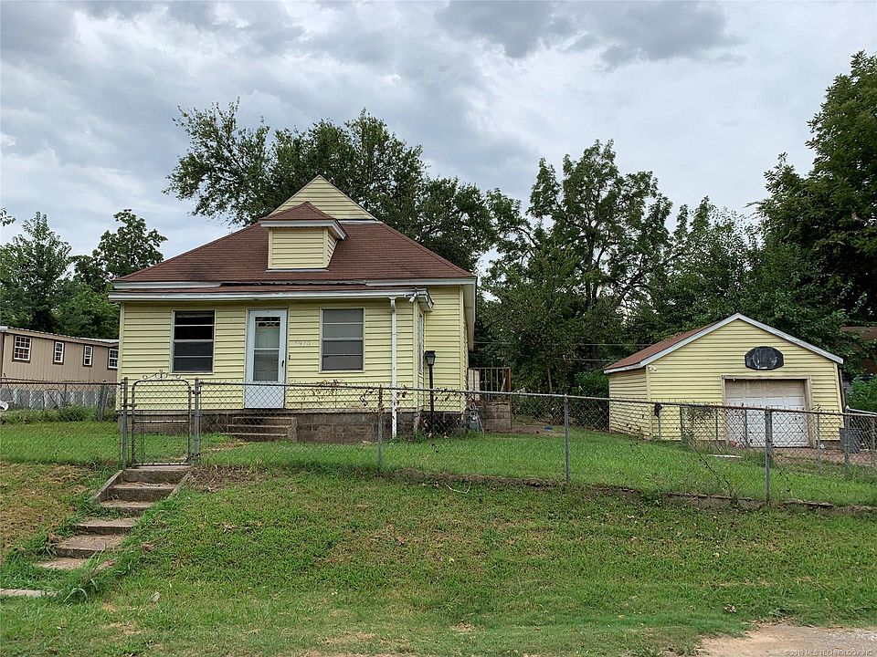1st image of 1910 E Marshall Pl