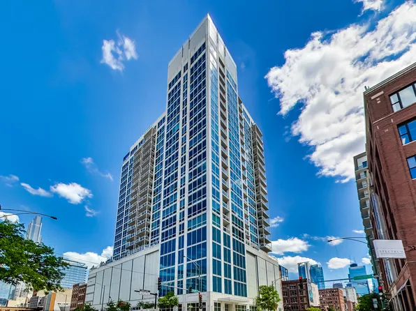 757 N Orleans St APT 909, Chicago, IL 60654