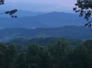 153 Windaleir Ln, Waynesville, NC 28786