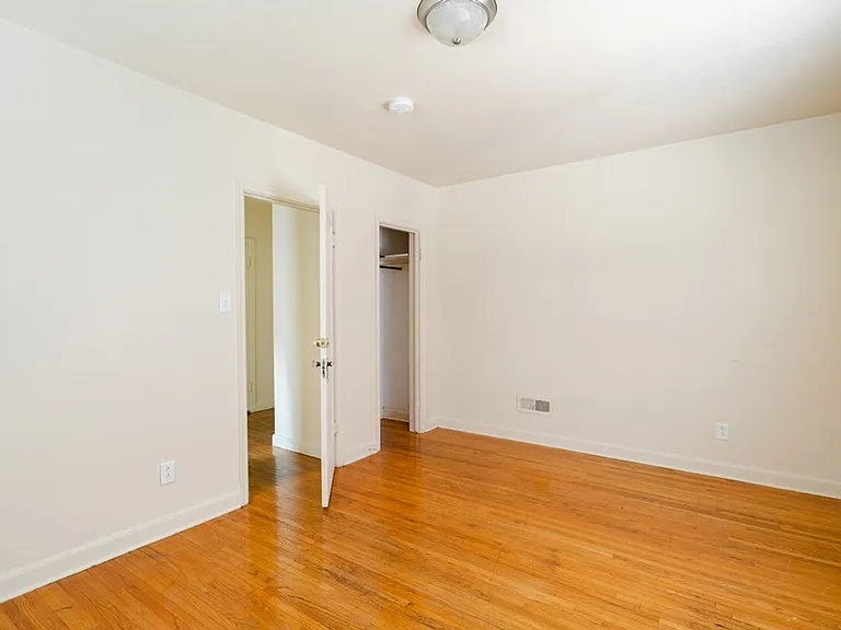 804 W 18th St — Photo 14
