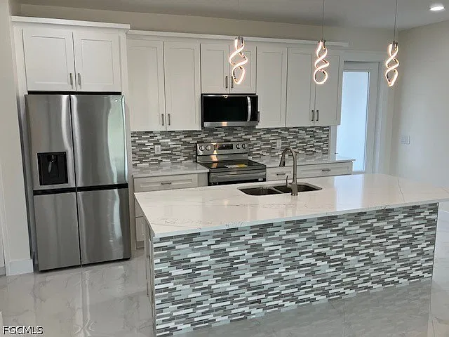 3 bed, 2.0 bath, 1673 sqft, $2,000 — Photo 2