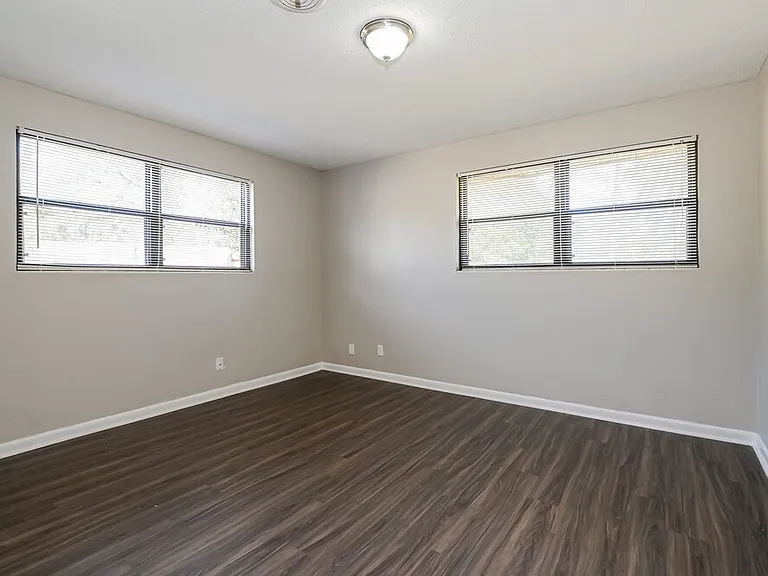3937 Rodby Dr — Photo 11