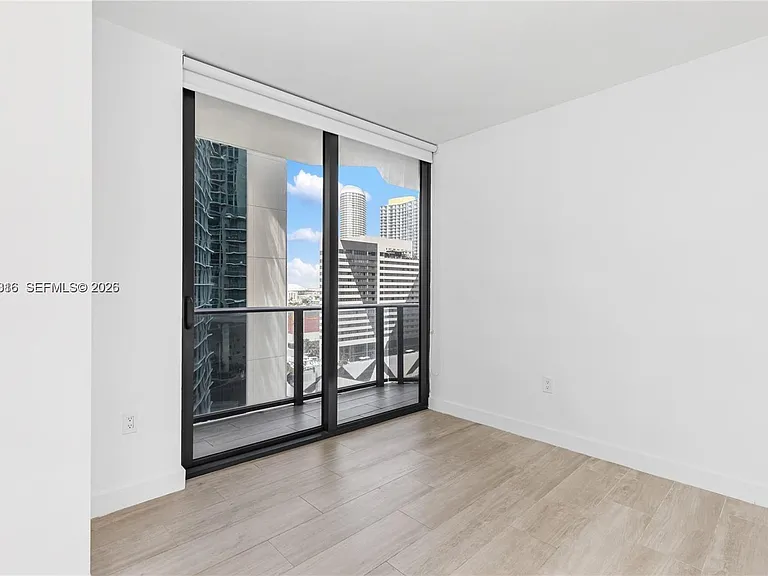 49 SW 9th St — Photo 19