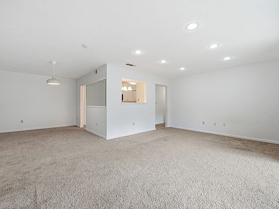 3rd image of 5 April Ln APT 33