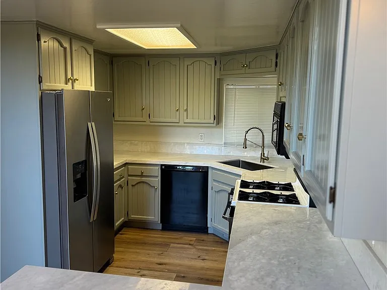 956 Teakwood Dr — Photo 10