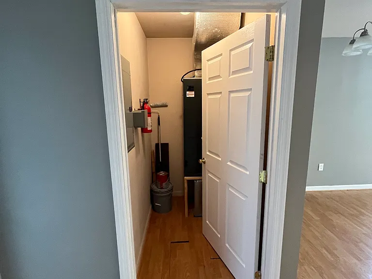 350 Boyers Ave #105 — Photo 4