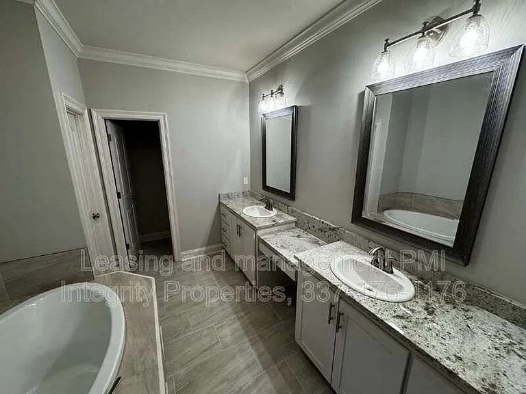 200 Tennyson Dr — Photo 9